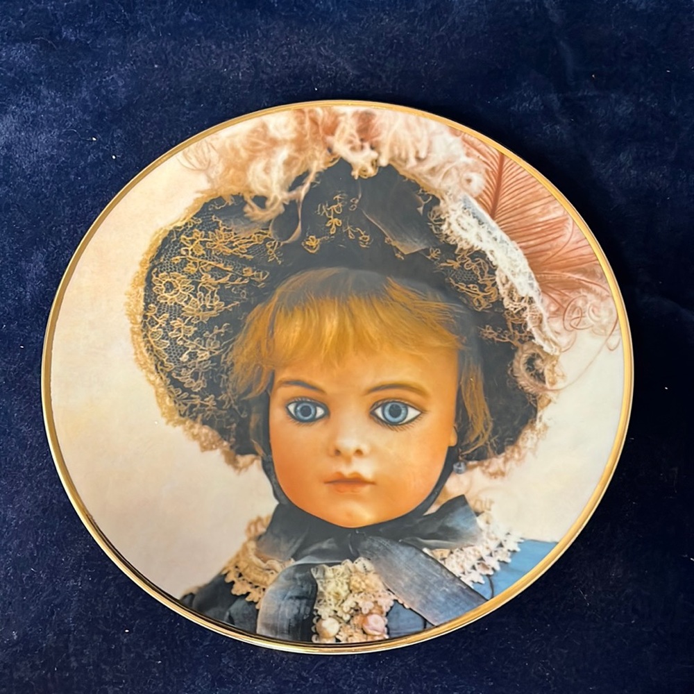 VTG Old French Dolls Plate